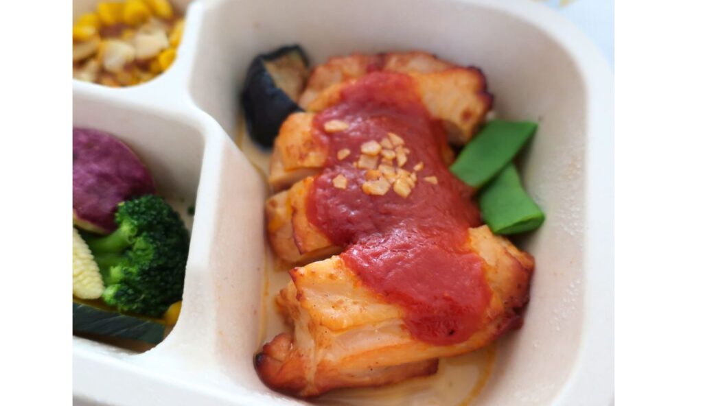 グリーンスプーンのお弁当・DELI BENTOチキンステーキアップ