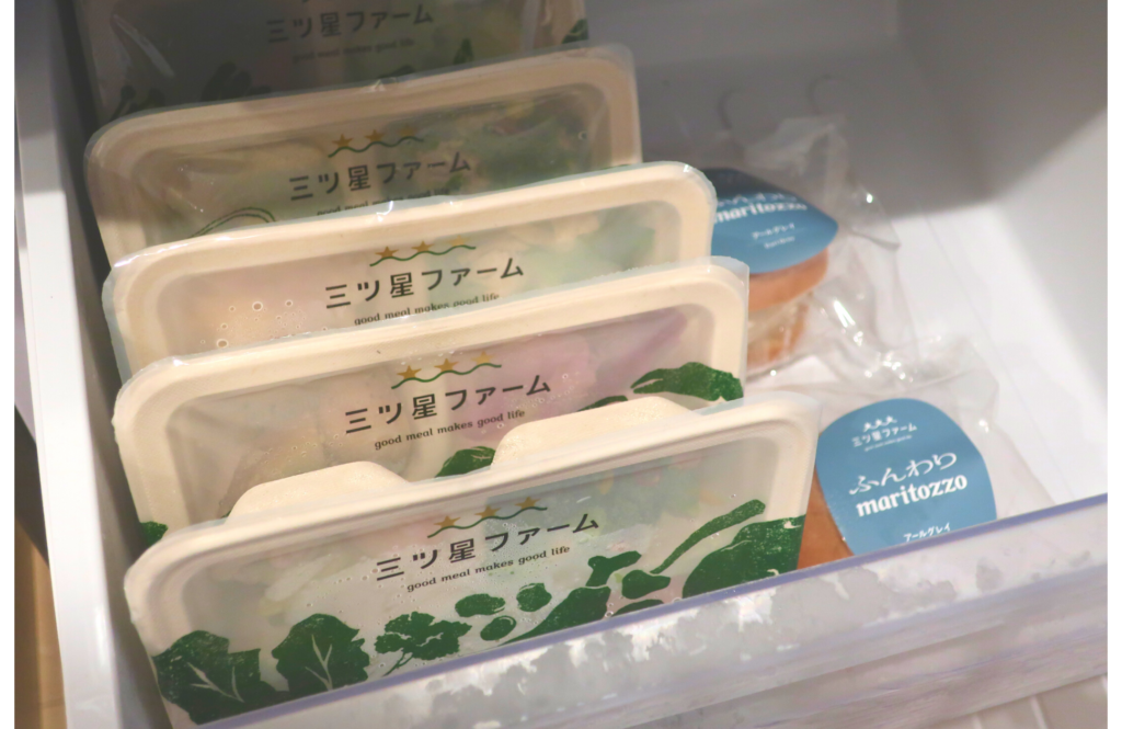 三ツ星ファーム冷凍庫に並べた